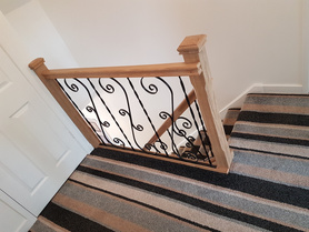 oak staircase hand rail base and posts Project image