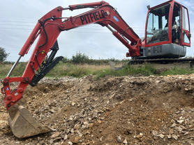 Excavator with grab/thumb clearance works Project image