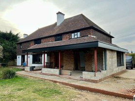 Wrap-around single-storey extension  Project image