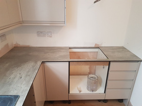 4 x flat compact laminate kitchen work tops  Project image