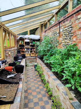 Oak framed potting shed  Project image