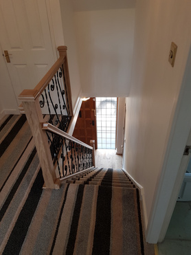 oak staircase hand rail base and posts Project image